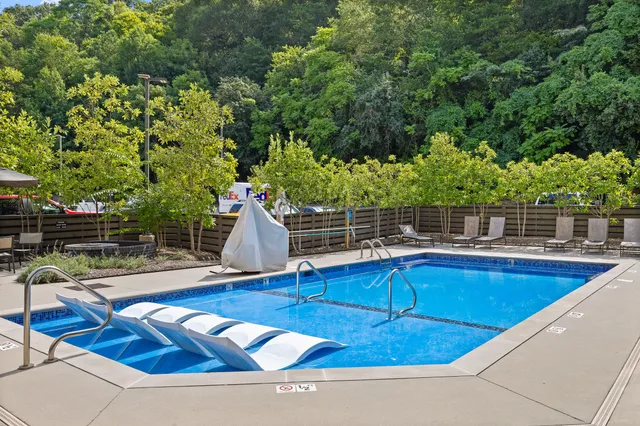 $250,000 | 782 Riverfront Parkway, Unit 322, Chattanooga, TN 37402