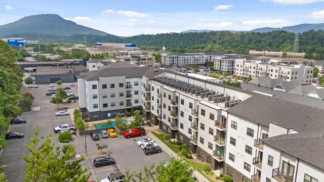 $250,000 | 782 Riverfront Parkway, Unit 322, Chattanooga, TN 37402