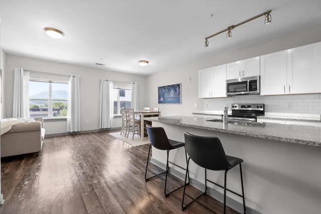 $250,000 | 782 Riverfront Parkway, Unit 322, Chattanooga, TN 37402