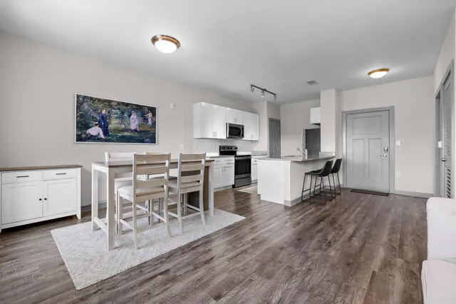 $250,000 | 782 Riverfront Parkway, Unit 322, Chattanooga, TN 37402