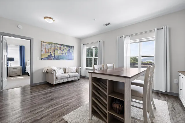 $250,000 | 782 Riverfront Parkway, Unit 322, Chattanooga, TN 37402