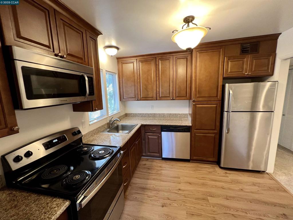 2060 Camel Lane Walnut Creek, CA 94596 - Photo 5 of 20