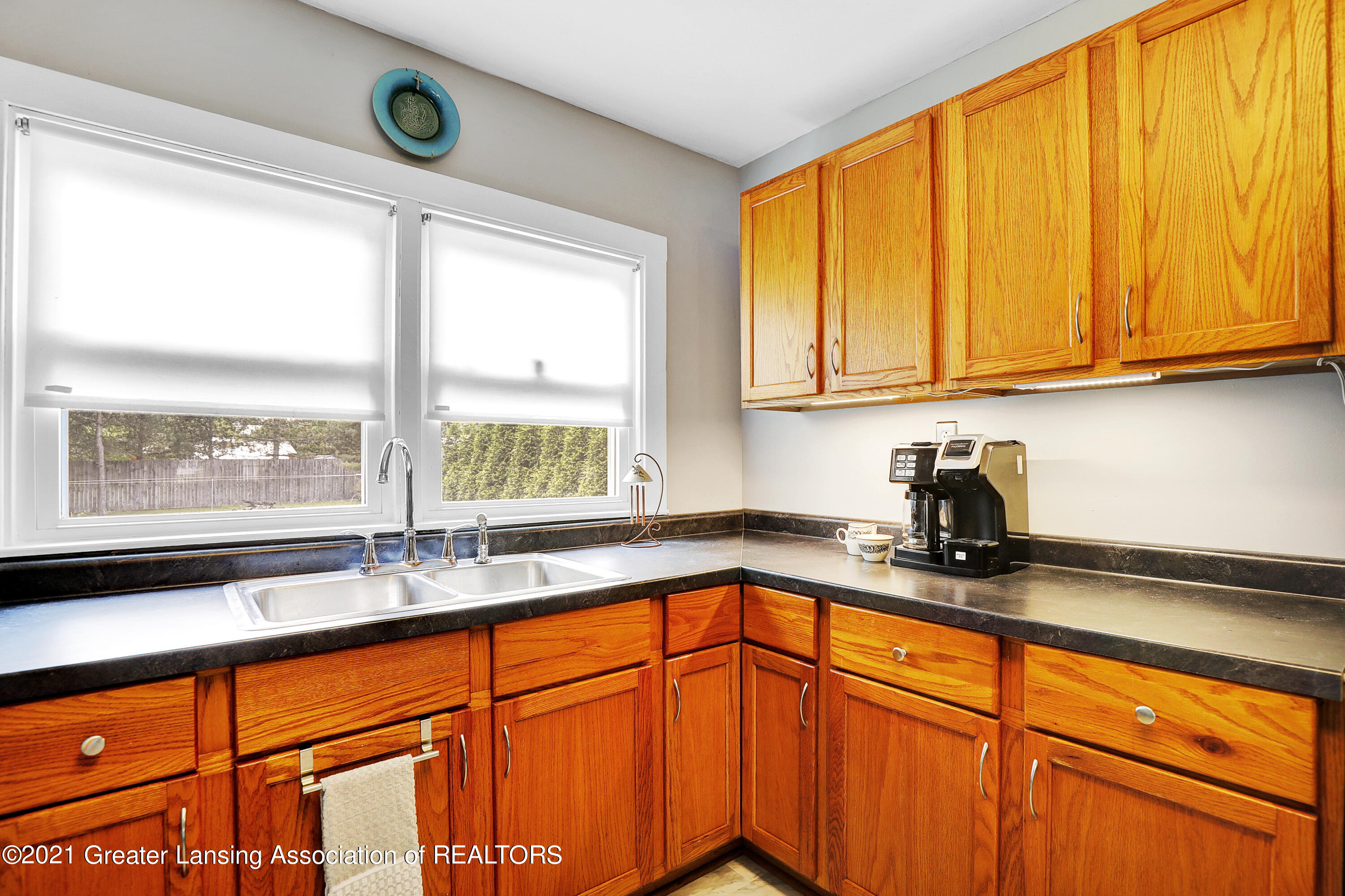 13070 Turner Road Dewitt, MI 48820 - Photo 11 of 35 Kitchen