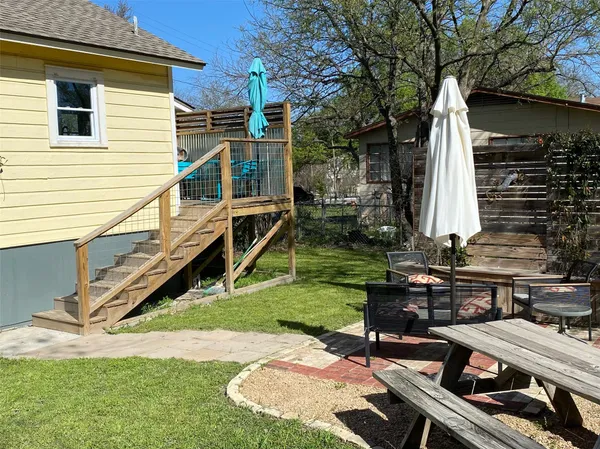 $2,000 | 207 South Main Street, Georgetown, TX 78626