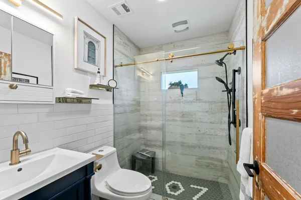 $2,000 | 207 South Main Street, Georgetown, TX 78626