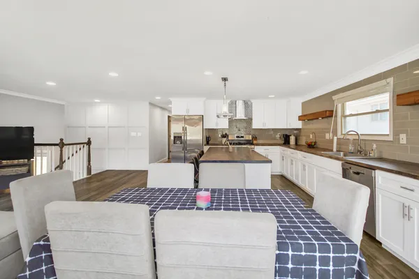 $535,000 | 230 Millford Lane, Bloomingdale, IL 60108