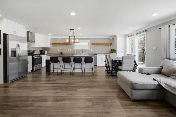 $535,000 | 230 Millford Lane, Bloomingdale, IL 60108