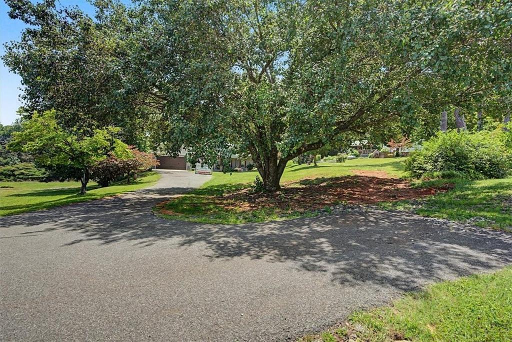 111 Graham Road Dallas, GA 30132 - Photo 4 of 60