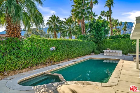 $995,000 | 2251 East Calle Papagayo, Palm Springs, CA 92262