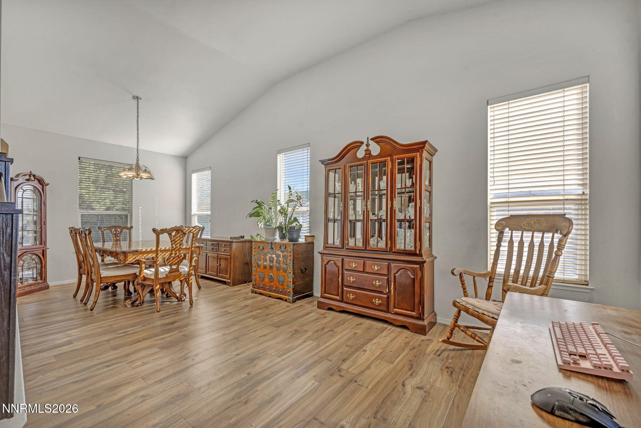 2405 Serena Drive Reno, NV 89503 - Photo 6 of 26 20-web-or-mls-2405-serena-dr