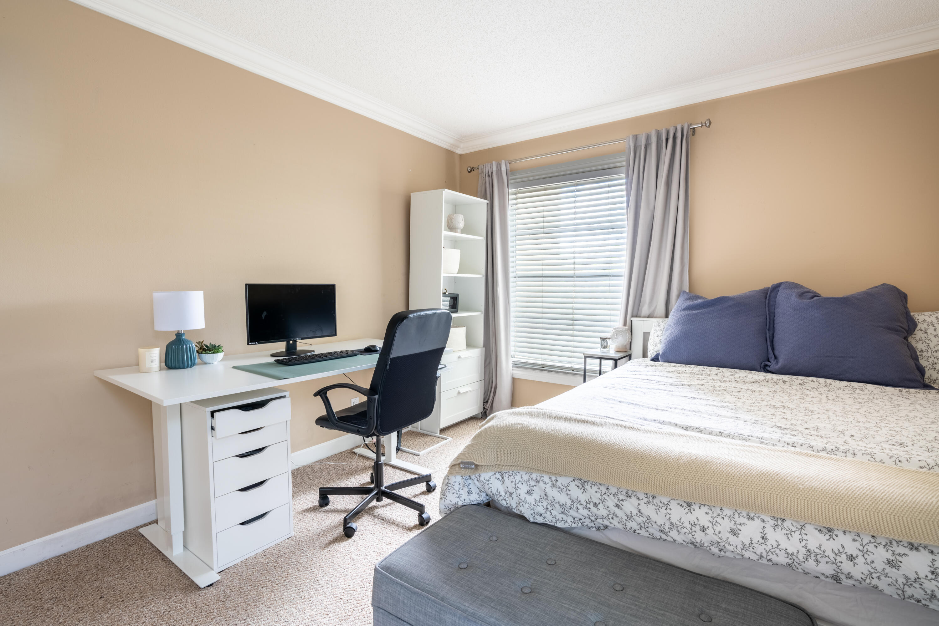 490 Northwest 20th Street, Unit 216 Boca Raton, FL 33431 - Photo 17 of 23 guest bed