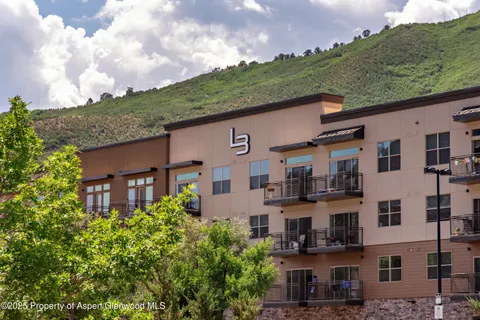 $394,000 | 253 Wulfsohn Road, Unit 322, Glenwood Springs, CO 81601