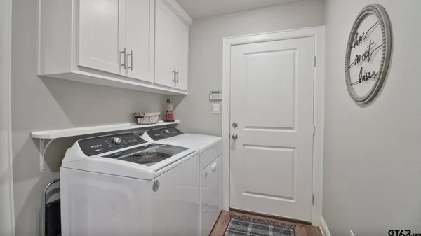 $429,999 | 14144 Foxtail Drive, Flint, TX 75762