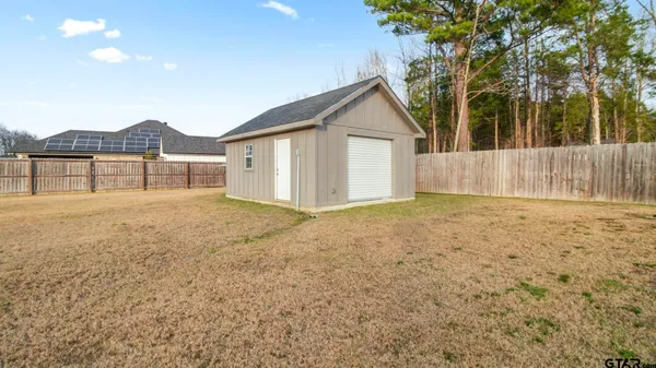 $429,999 | 14144 Foxtail Drive, Flint, TX 75762