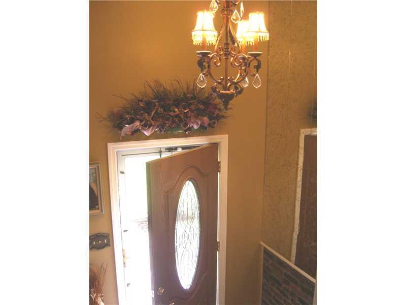326 Malone Ridge Road Washington, PA 15301 - Photo 8 of 25 Entry/Foyer.