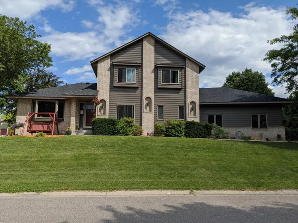 $600,000 | 1244 Granada Circle North, Oakdale, MN 55128