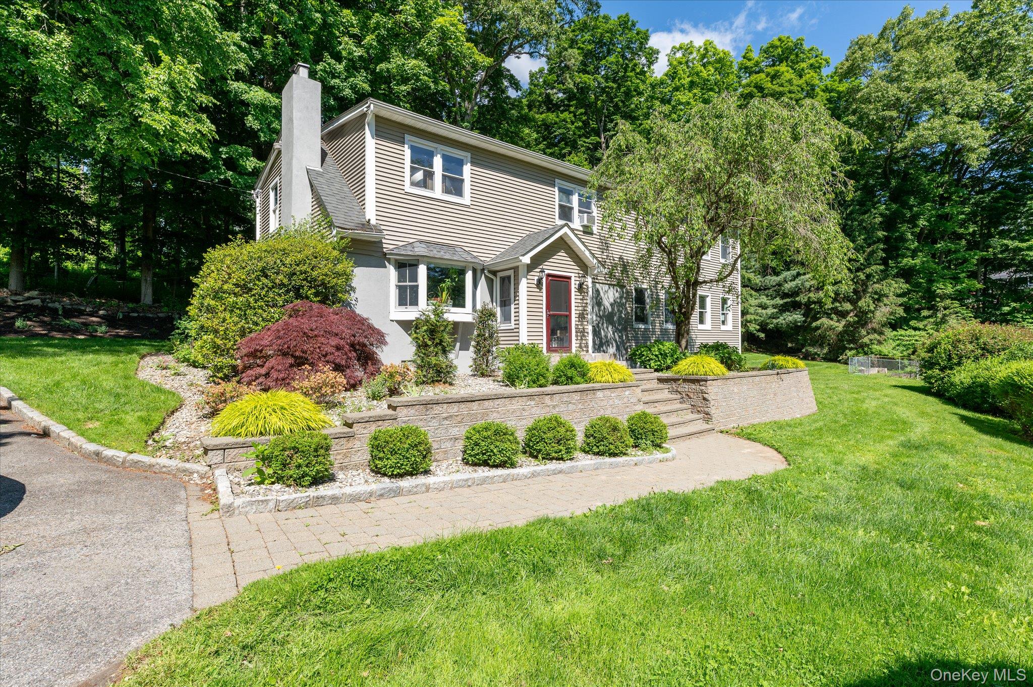 472 Union Valley Road Mahopac, NY 10541 - Photo 2 of 27