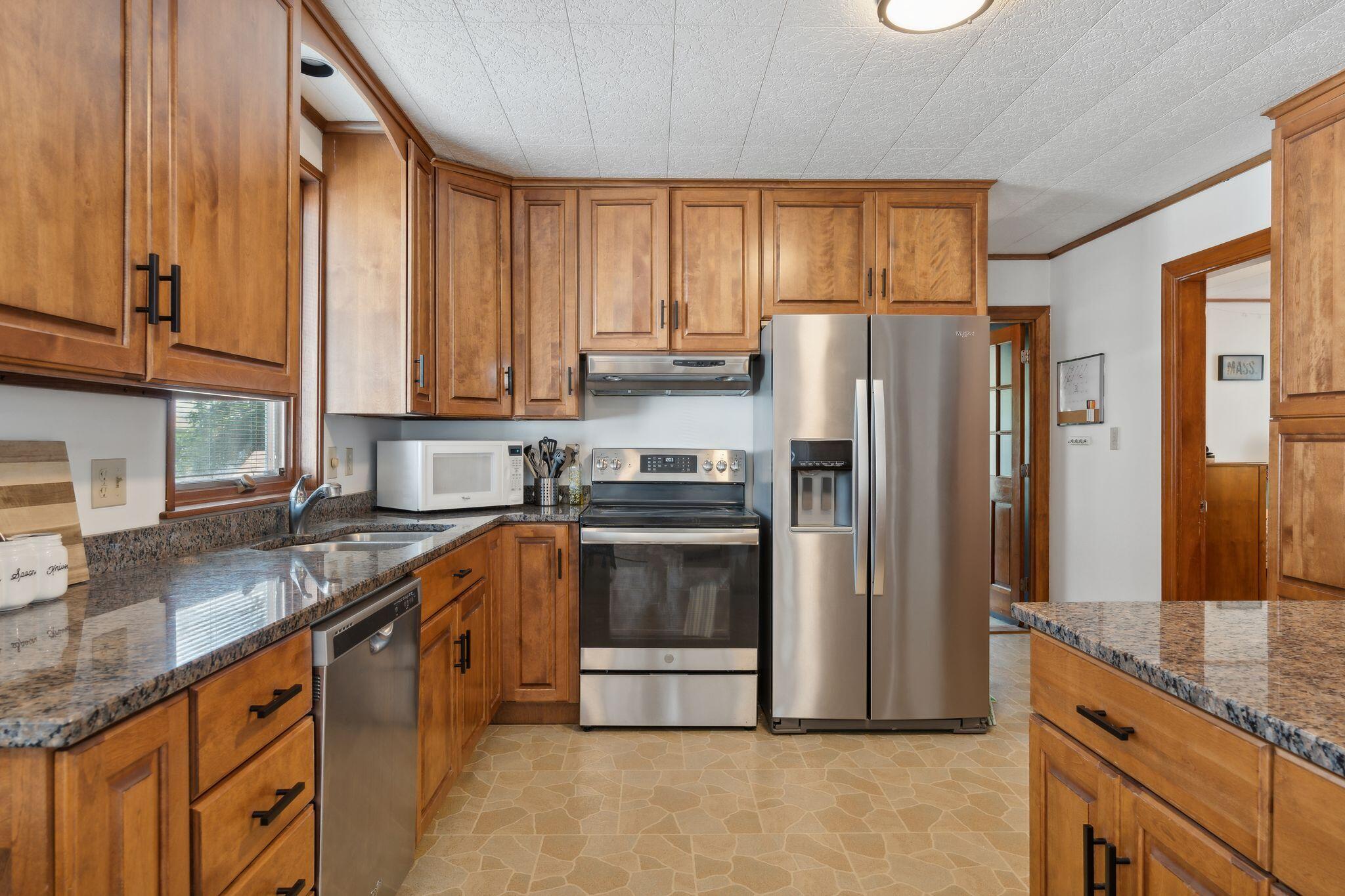 23-25 Deerfield Road Portland, ME 04101 - Photo 18 of 70 Unit 2_Top Floor Kitchen