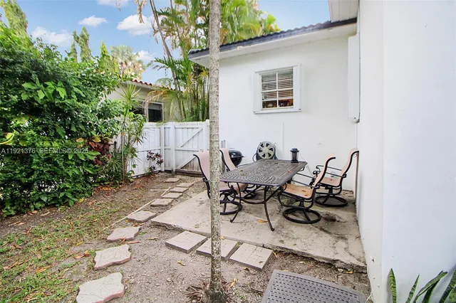 $1,325,000 | 100 Southwest 30th Road, Miami, FL 33129