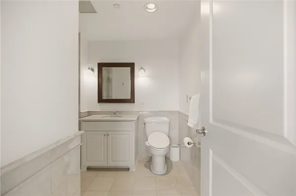 $485,000 | 1 Tower Drive, Unit 604, Portsmouth, RI 02871