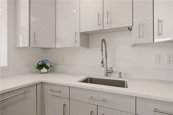 $485,000 | 1 Tower Drive, Unit 604, Portsmouth, RI 02871