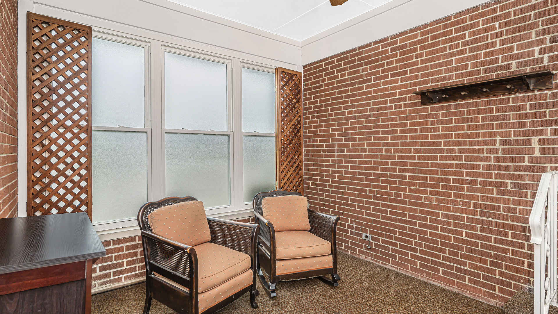 8000 Country Club Lane North Riverside, IL 60546 - Photo 7 of 19 a view of chair and table in wooden floor