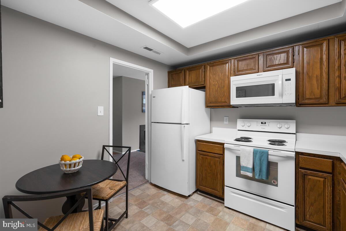 10002 Stedwick Road, Unit 204 Gaithersburg, MD 20886 - Photo 16 of 39 Gallery Image 16
