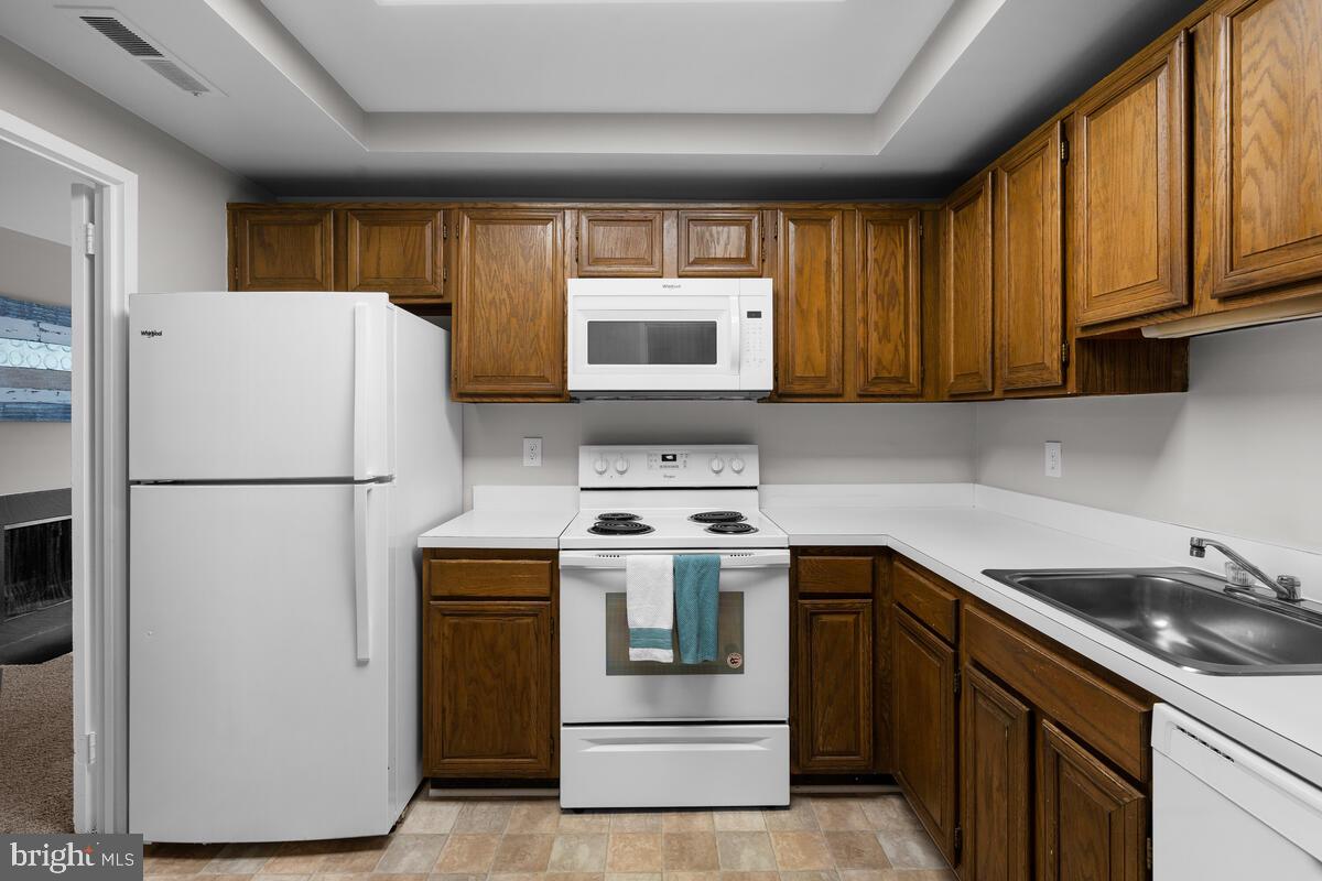 10002 Stedwick Road, Unit 204 Gaithersburg, MD 20886 - Photo 17 of 39 Gallery Image 17