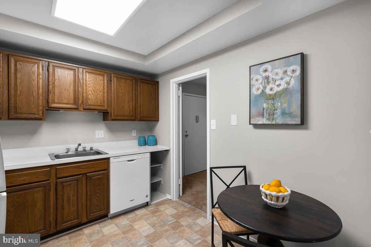 10002 Stedwick Road, Unit 204 Gaithersburg, MD 20886 - Photo 19 of 39 Gallery Image 19