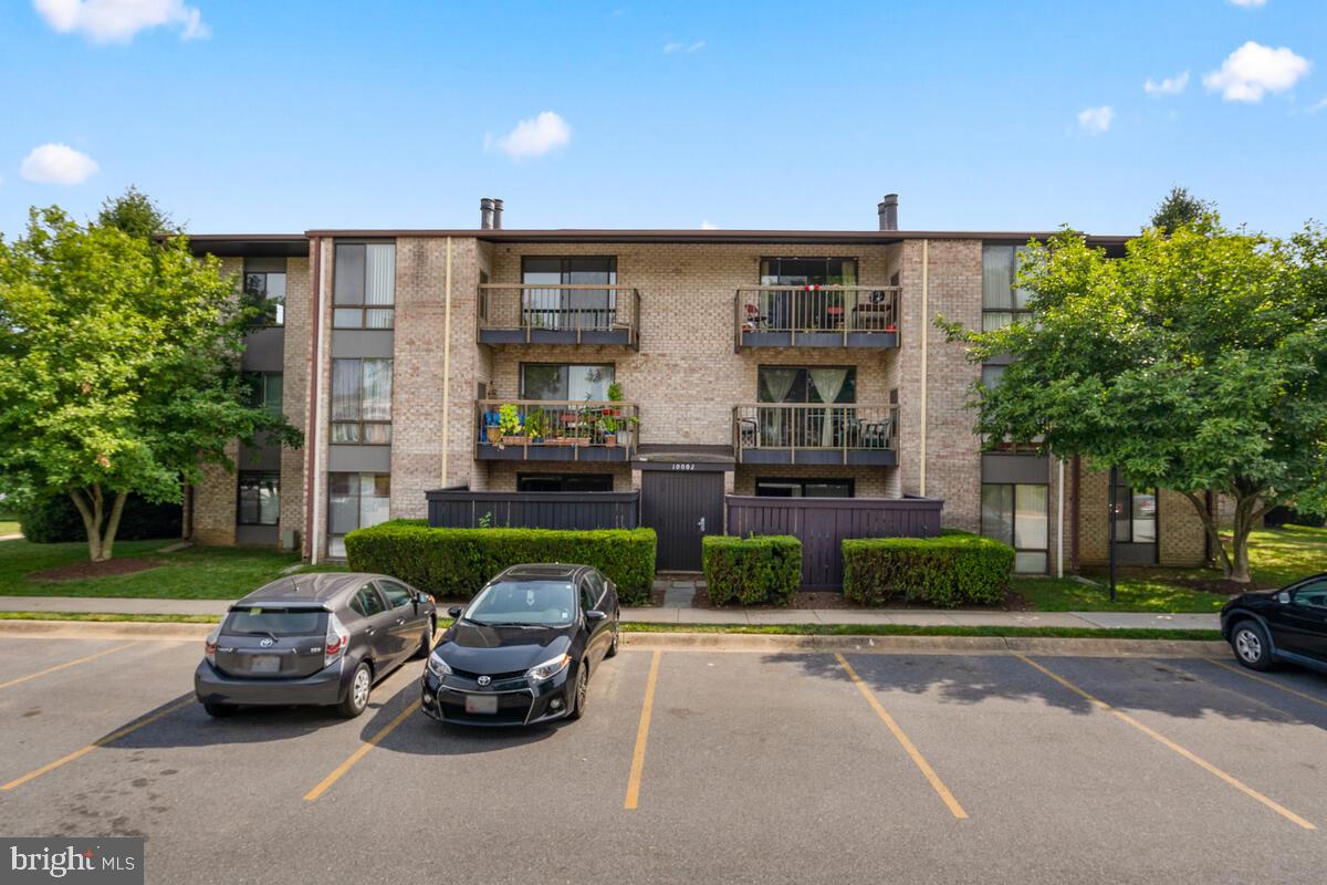 10002 Stedwick Road, Unit 204 Gaithersburg, MD 20886 - Photo 4 of 39 Gallery Image 4