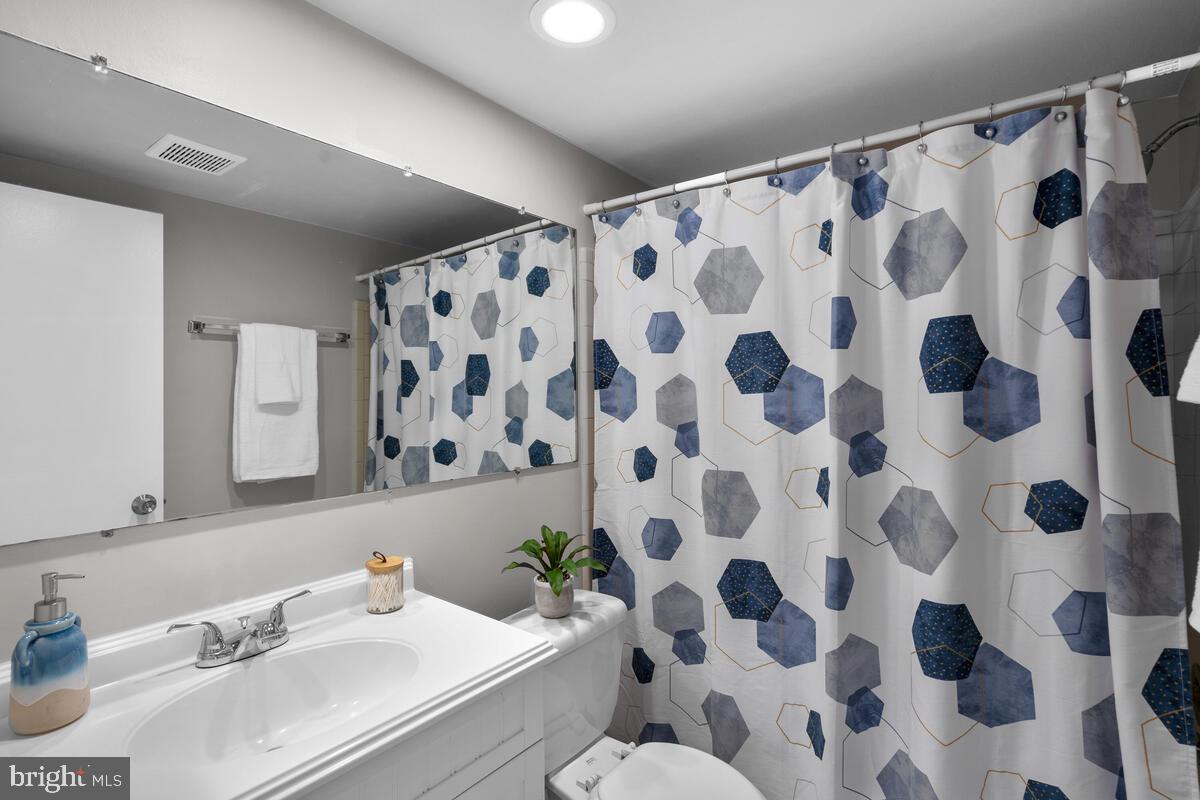 10002 Stedwick Road, Unit 204 Gaithersburg, MD 20886 - Photo 31 of 39 Gallery Image 31