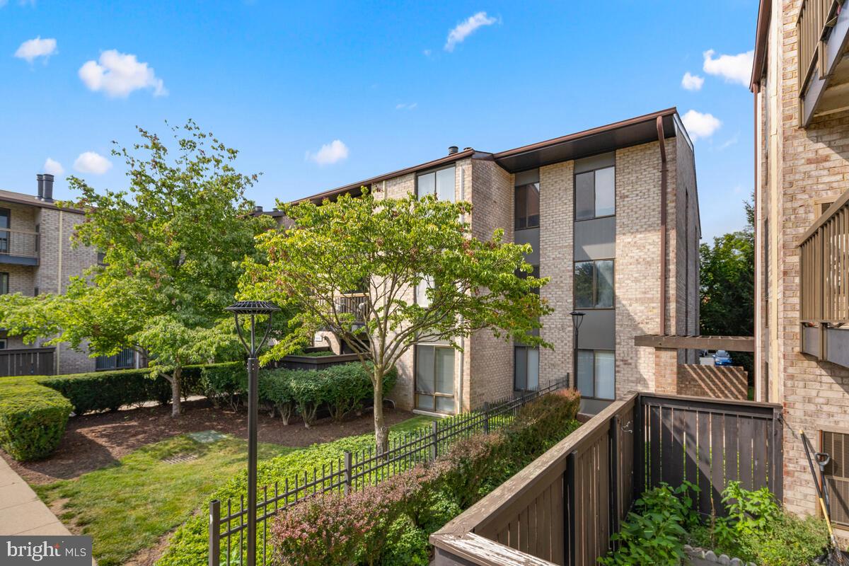 10002 Stedwick Road, Unit 204 Gaithersburg, MD 20886 - Photo 7 of 39 Gallery Image 7