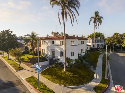 a view of a house with outdoor space