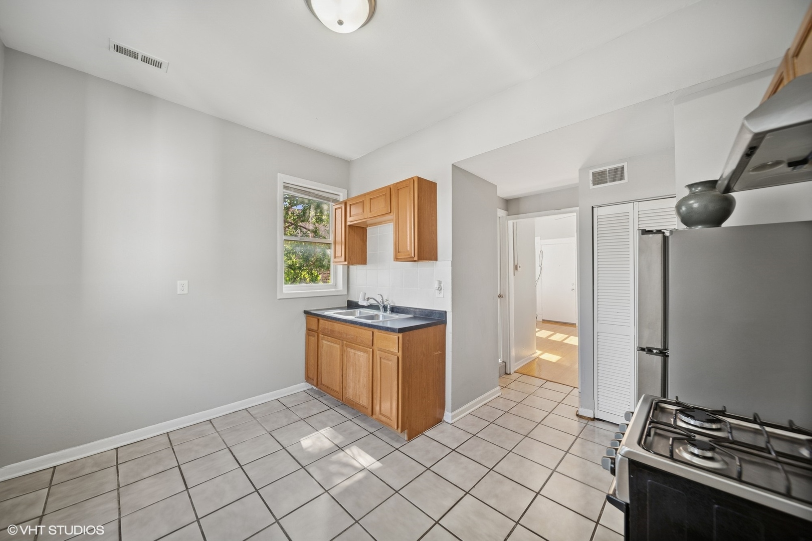 2824 West Cermak Road Chicago, IL 60623 - Photo 3 of 42