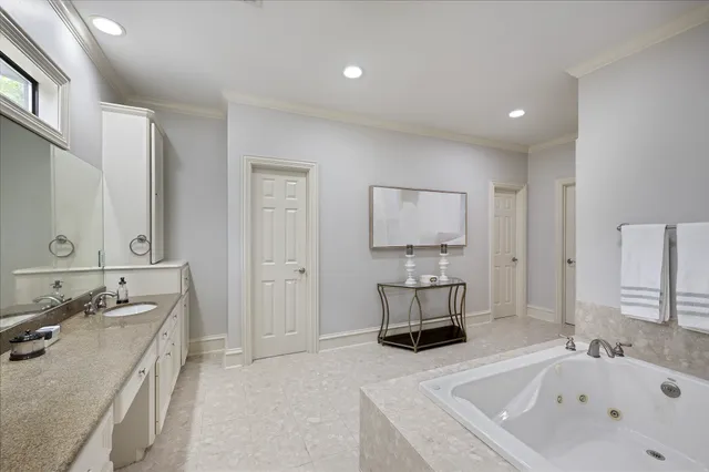 $1,175,000 | 5519 Newcastle Street, Bellaire, TX 77401