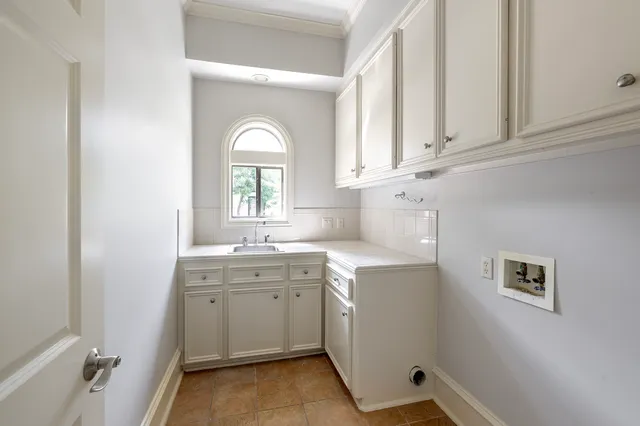 $1,175,000 | 5519 Newcastle Street, Bellaire, TX 77401