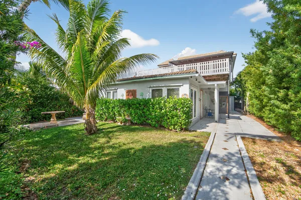 $3,000 | 300 East 24th Street, Riviera Beach, FL 33404
