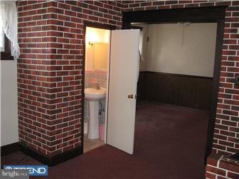 436 East Cheltenham Avenue Philadelphia, PA 19120 - Photo 5 of 10 Bathroom