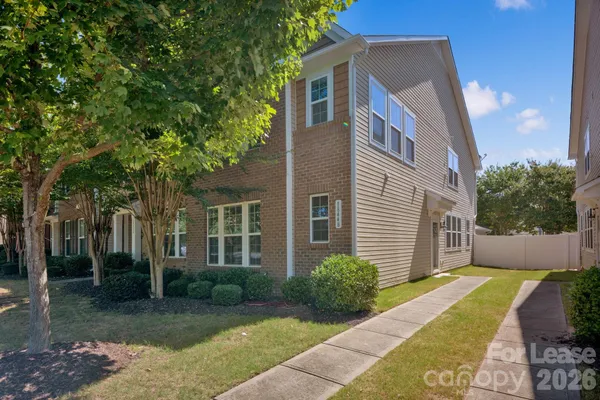 $2,300 | 18448 West Catawba Avenue, Cornelius, NC 28031
