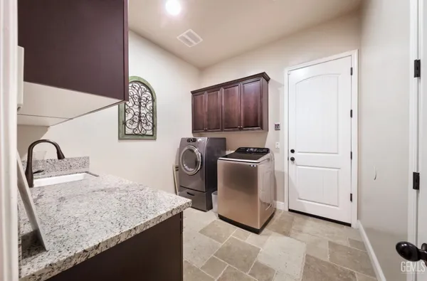 $740,000 | Undisclosed Address, Bakersfield, CA 93314