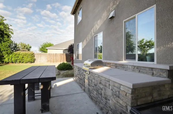 $740,000 | Undisclosed Address, Bakersfield, CA 93314