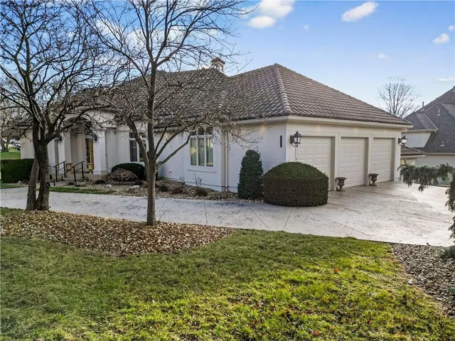 $1,100,000 | 9636 Cailler Drive, Lenexa, KS 66220
