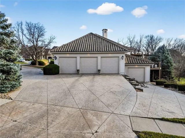 $1,100,000 | 9636 Cailler Drive, Lenexa, KS 66220