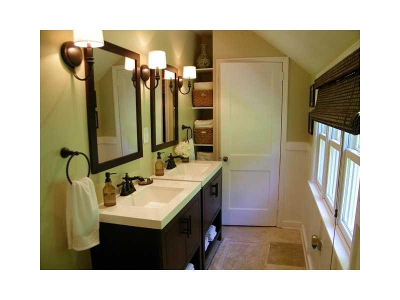 403 Rosslyn Road Rosslyn Farms, PA 15106 - Photo 14 of 25 Master Bath/Spa.
