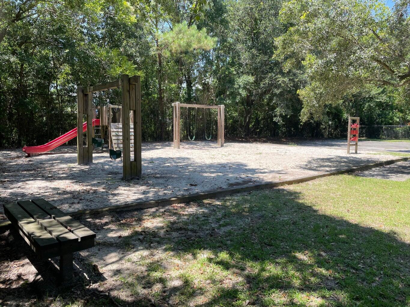 415 Parkdale Drive, Unit 8F Charleston, SC 29414 - Photo 11 of 12 415 Parkdale 8F Playground