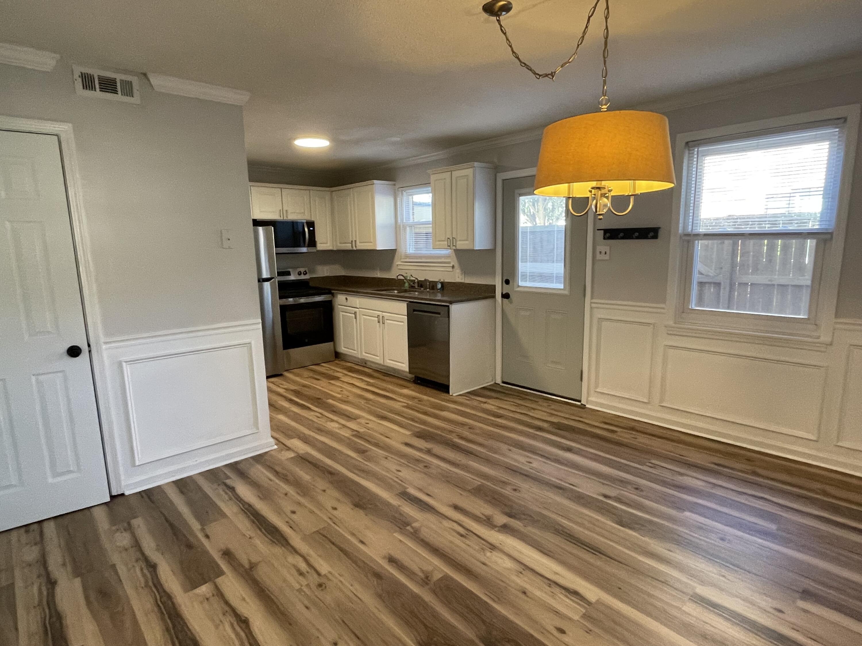 415 Parkdale Drive, Unit 8F Charleston, SC 29414 - Photo 4 of 12 IMG_8845