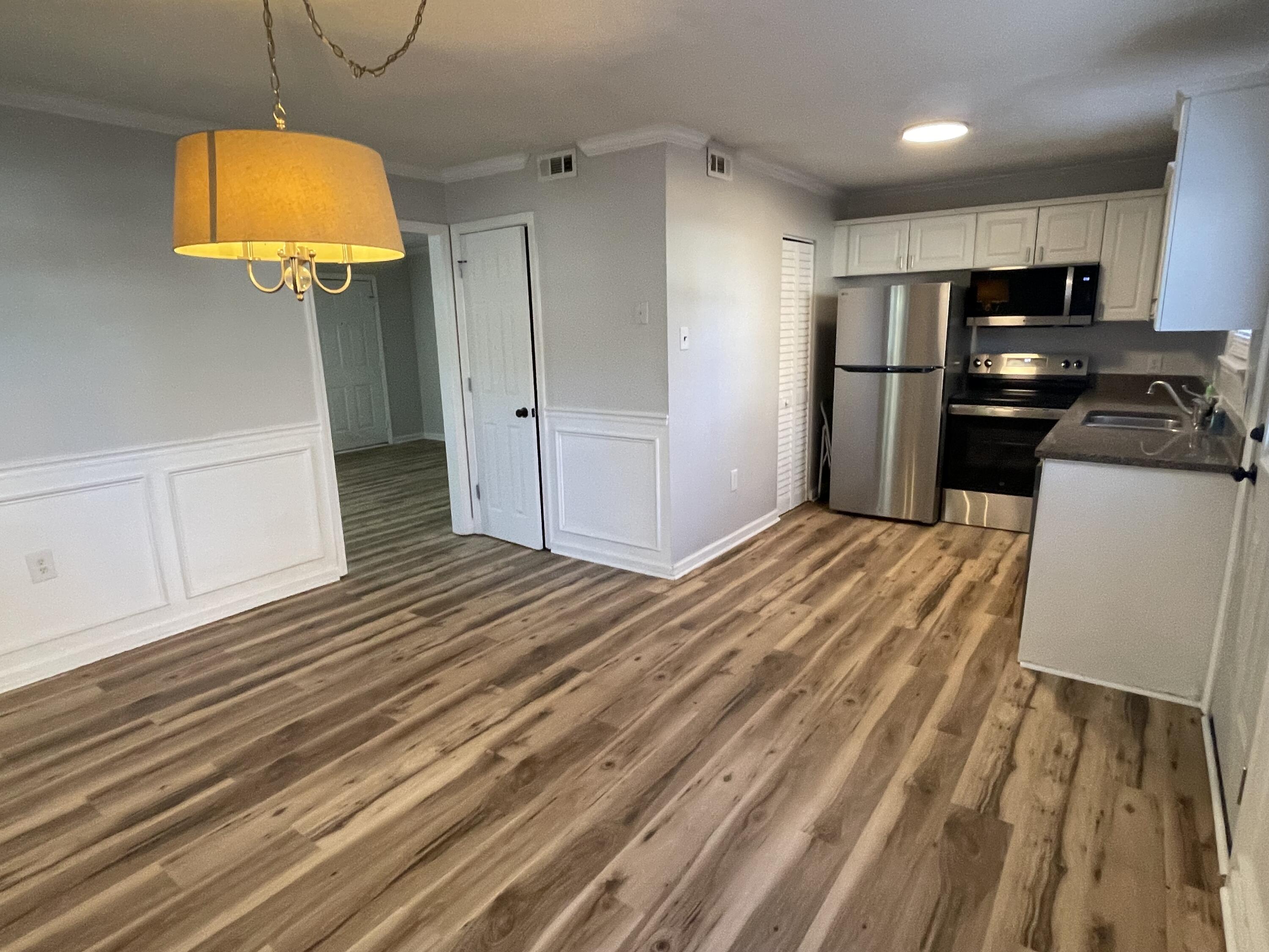 415 Parkdale Drive, Unit 8F Charleston, SC 29414 - Photo 5 of 12 IMG_8846