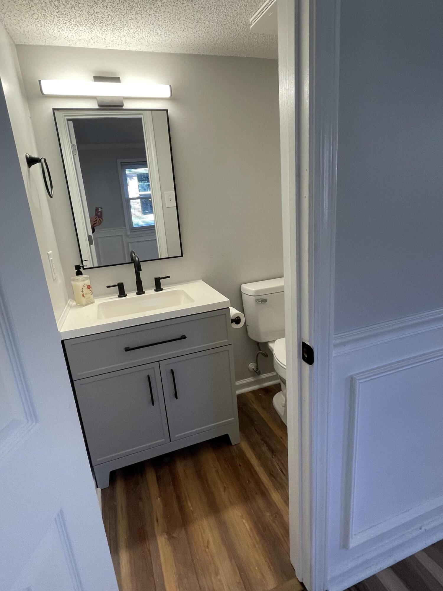 415 Parkdale Drive, Unit 8F Charleston, SC 29414 - Photo 7 of 12 Half Bath