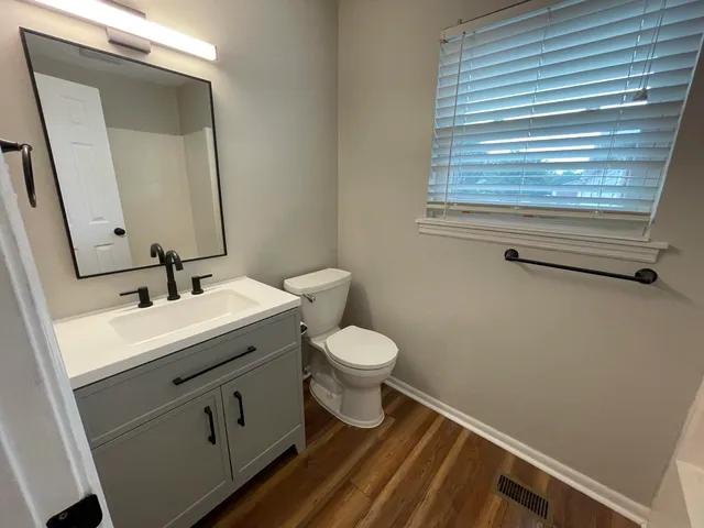 $2,000 | 415 Parkdale Drive, Unit 8F, Charleston, SC 29414