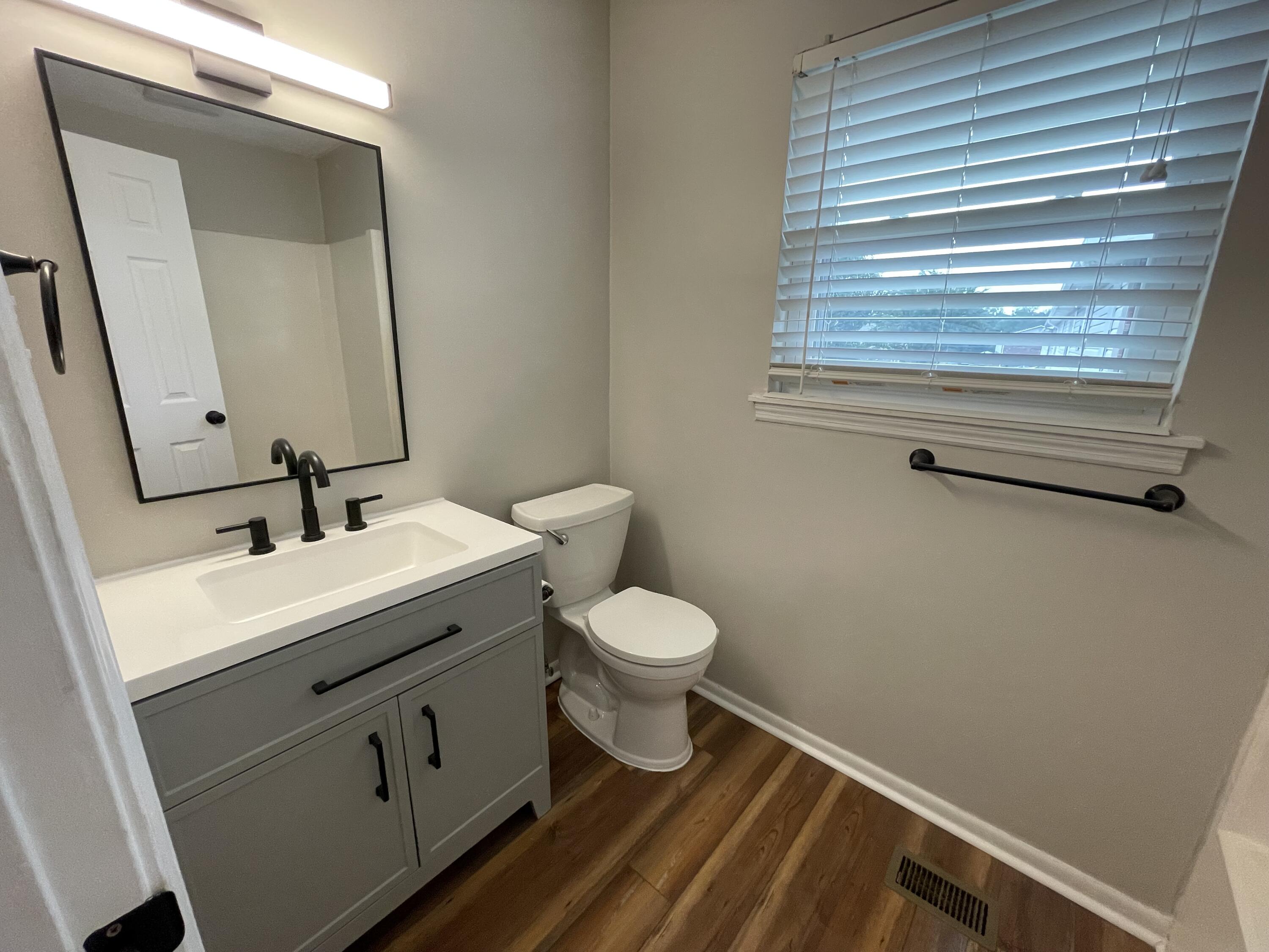 415 Parkdale Drive, Unit 8F Charleston, SC 29414 - Photo 8 of 12 Full Bath
